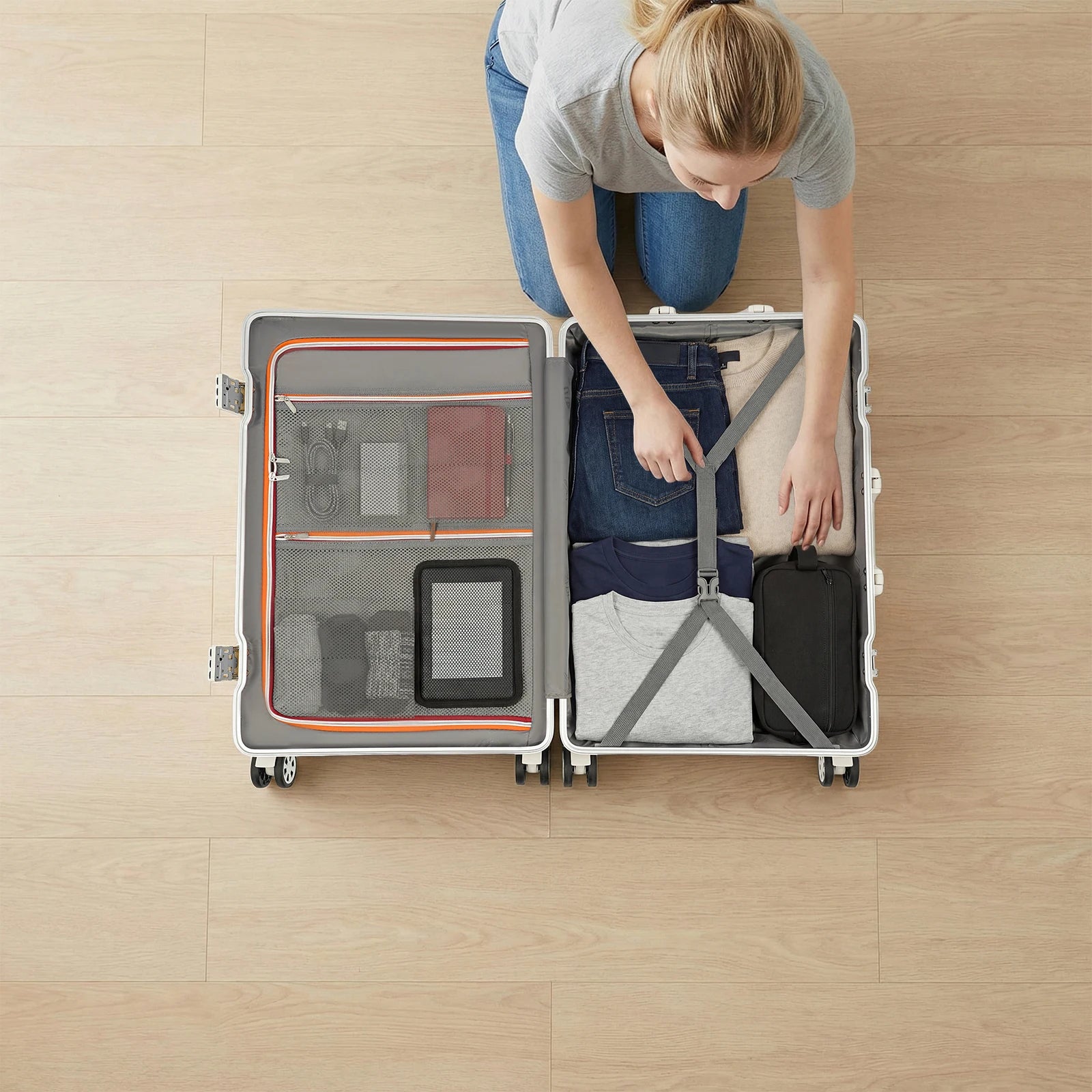 24" Hardside Spinner Suitcase